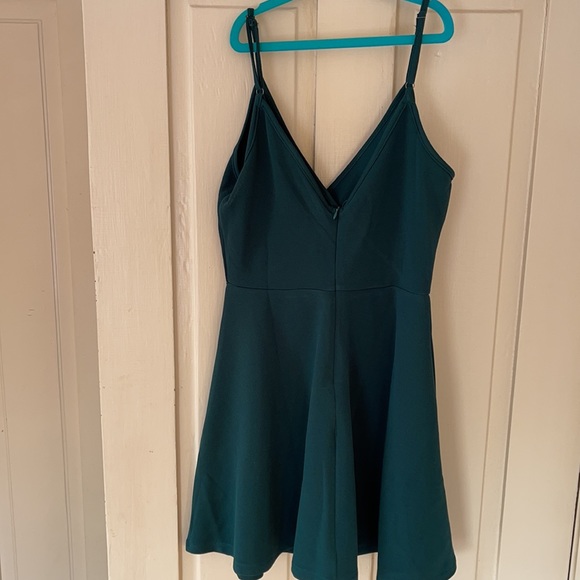 Green polyester camisole - Picture 2 of 2
